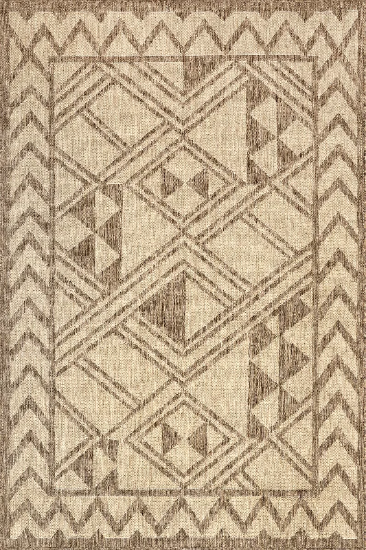 Kelly Transitional Indoor/Outdoor Rug | Brown