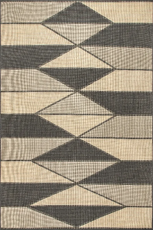 Ombre Diamonds Indoor/Outdoor Rug | Charcoal