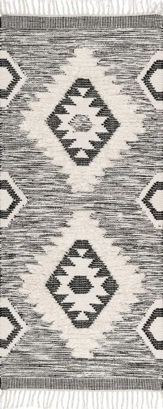 Shaggy Moroccan Lattice Fringe Rug | Black